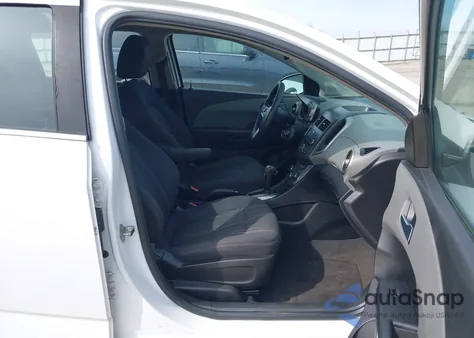 2015 Chevrolet Sonic Lt Auto z USA, uszkodzony, nr VIN 1G1JC6SH8F4165533